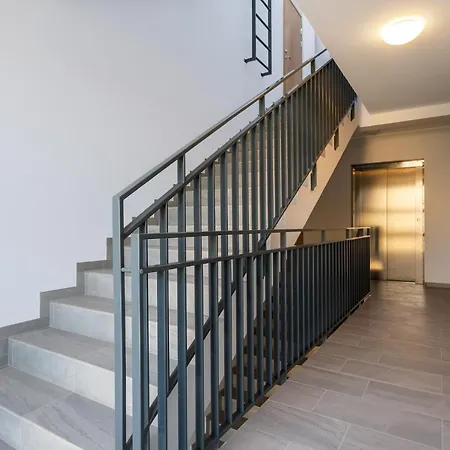 Luna Apartament Parnawa